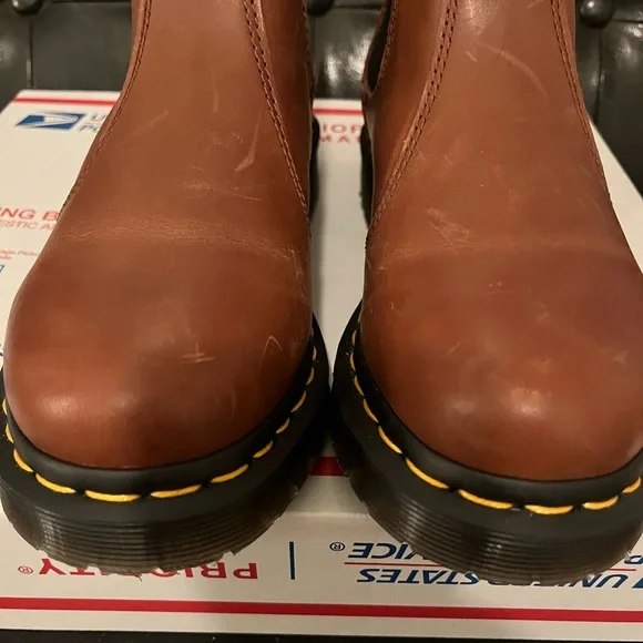 Dr. Martens Leonore Brown - Picture 3 of 8